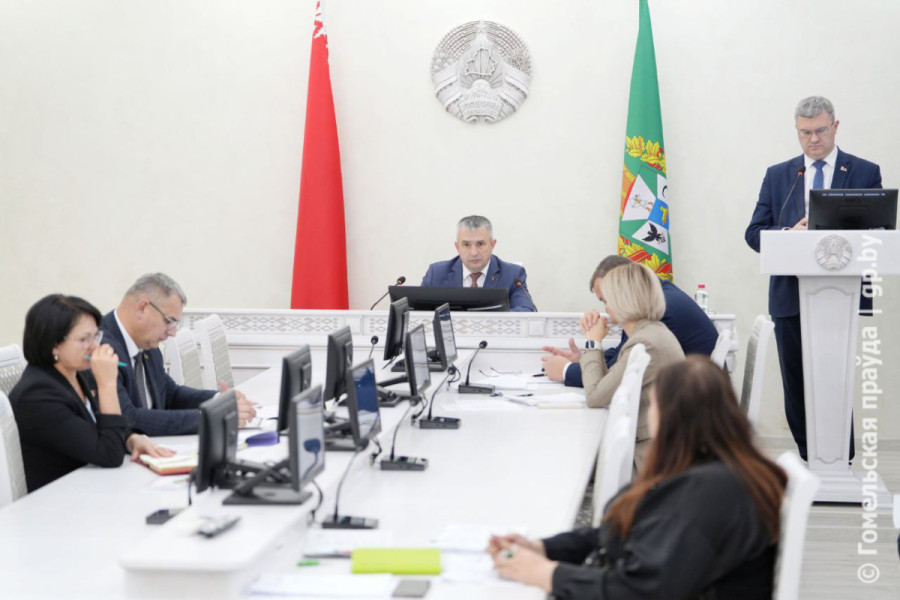 Арендное жилье и молодые специалисты: совещание по социально важным вопросам провел председатель облисполкома Иван Крупко