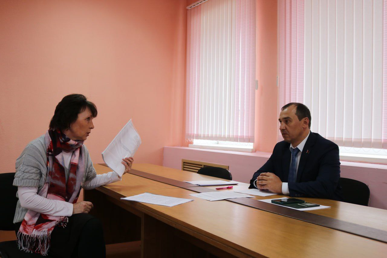 Глава района Олег Таргонский провел выездной прием граждан в Страдубке