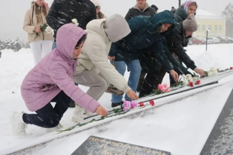 Во имя памяти!