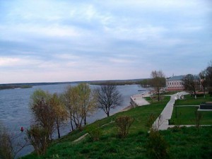 Набережная и Днепр